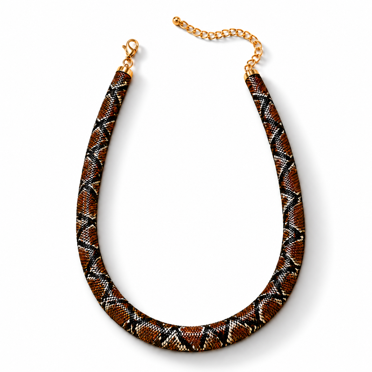 Snake necklace that adds character to your look