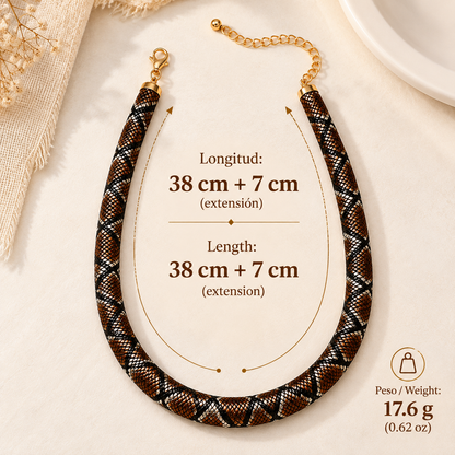 Snake necklace that adds character to your look